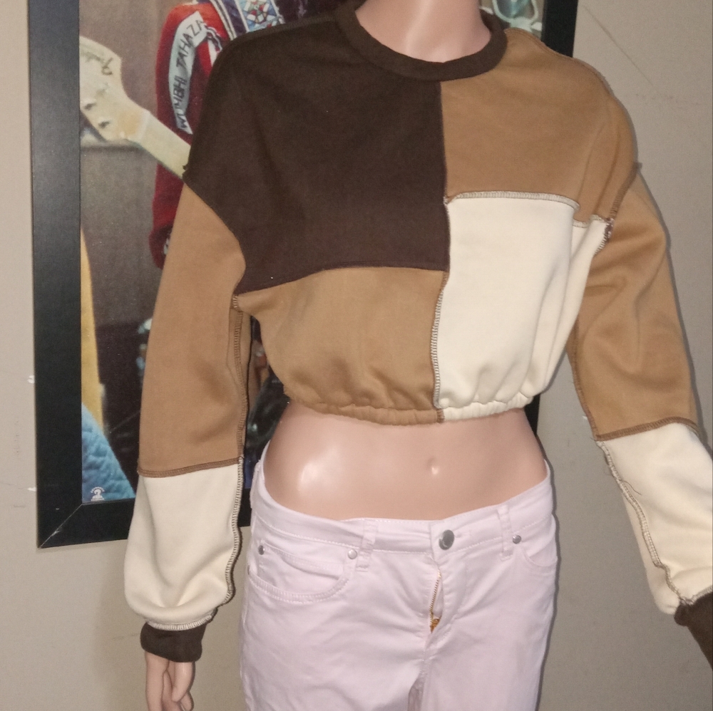 SHEIN REVERSED SEAM CROP SWEATER
